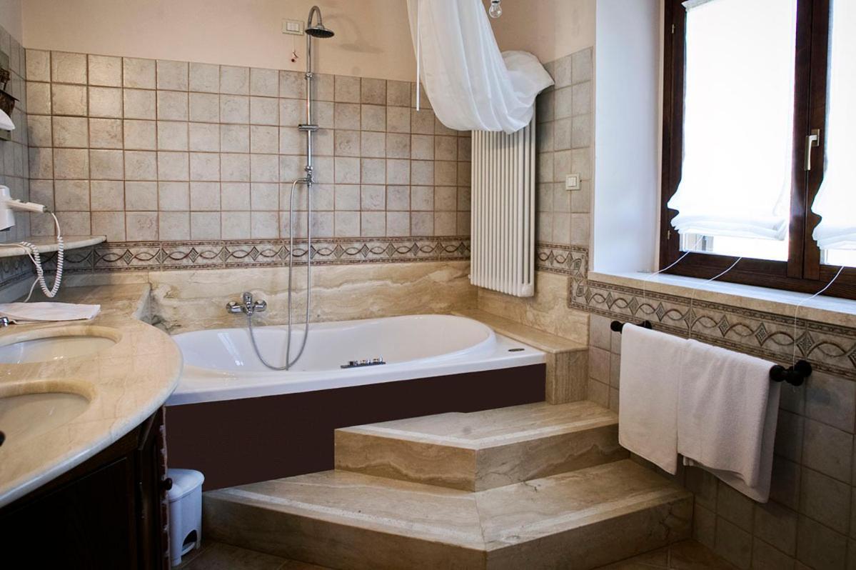 منزل الضيف تورو سول تراسيمينو  في Il Casale Del Ra الغرفة الصورة